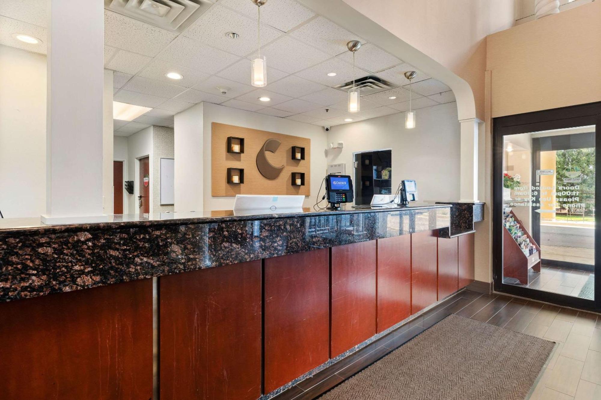 Comfort Suites Lombard - Addison Exterior photo