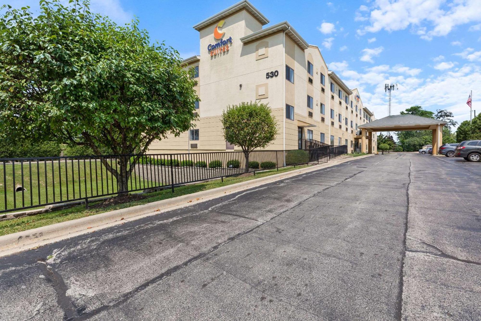Comfort Suites Lombard - Addison Exterior photo
